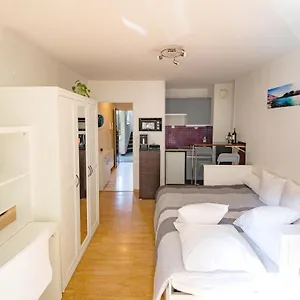  Appartement Gare Centre-ville Studio Calmosy Accès Jardin