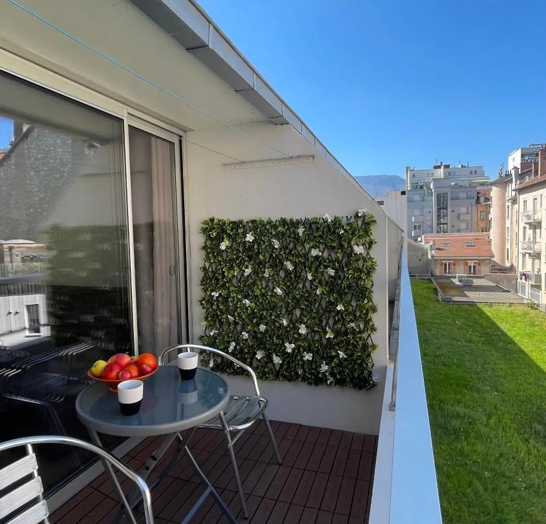 Studio Plein Centre, Calme, Parking Inclus, Piscine Et Gardien Grenoble 0*,